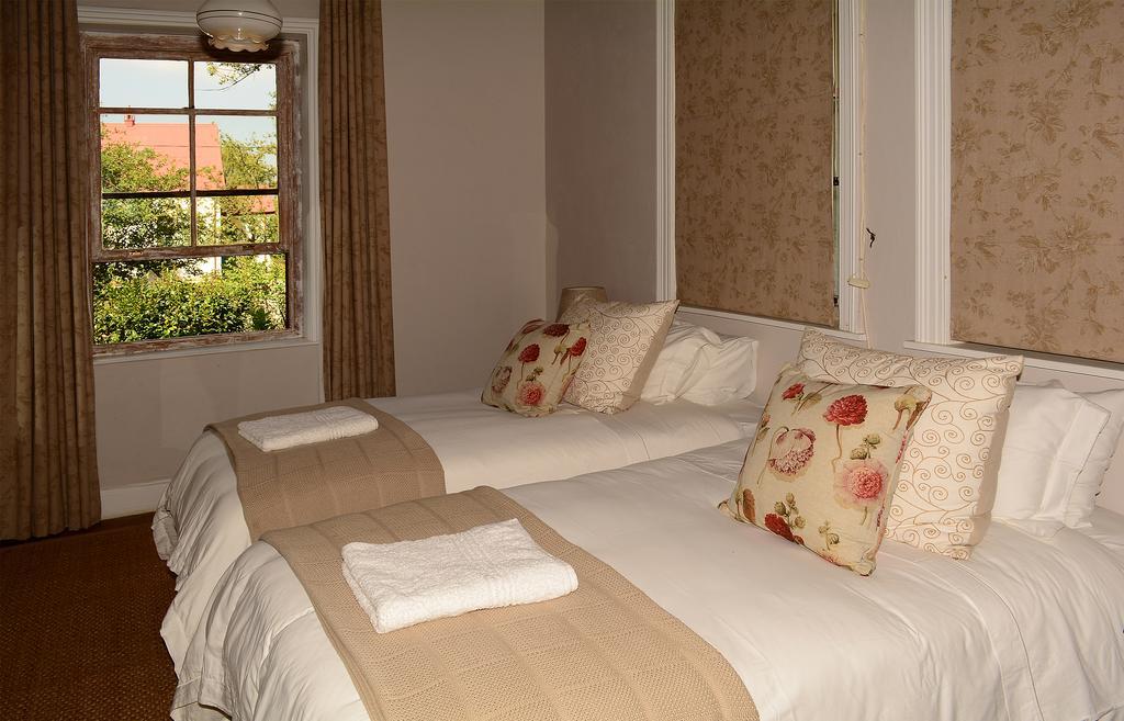 Toad Hall Guest House Wakkerstroom Extérieur photo