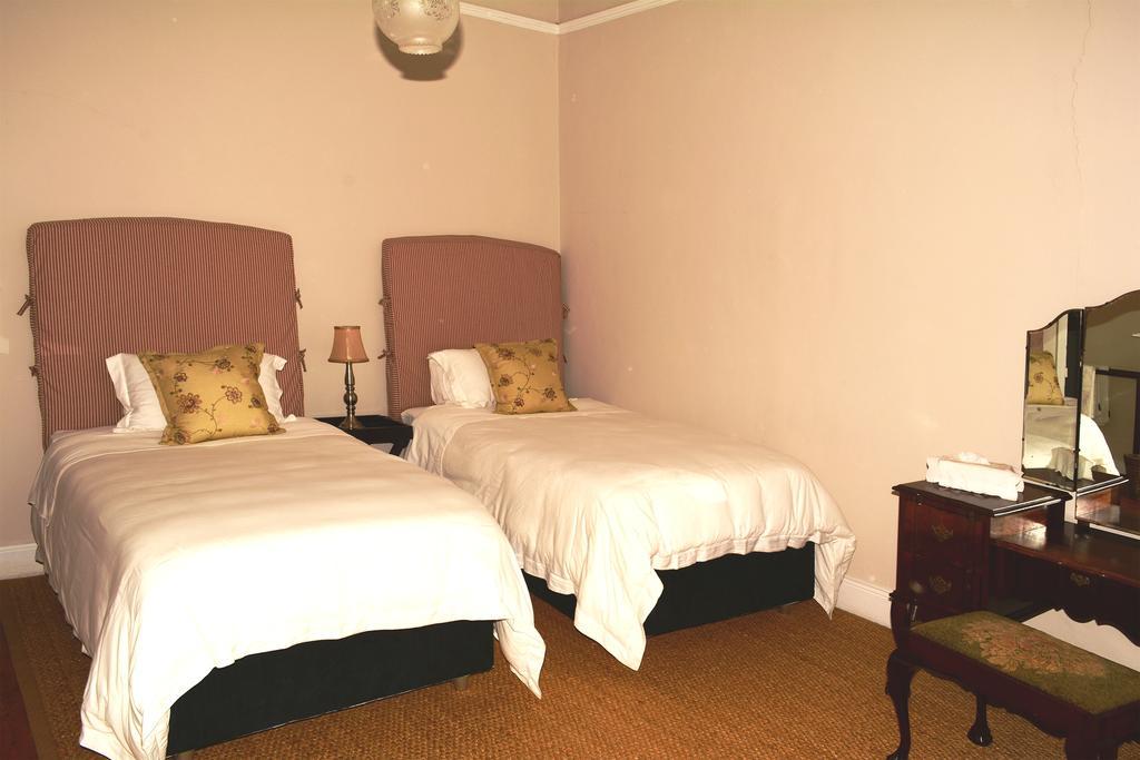Toad Hall Guest House Wakkerstroom Extérieur photo