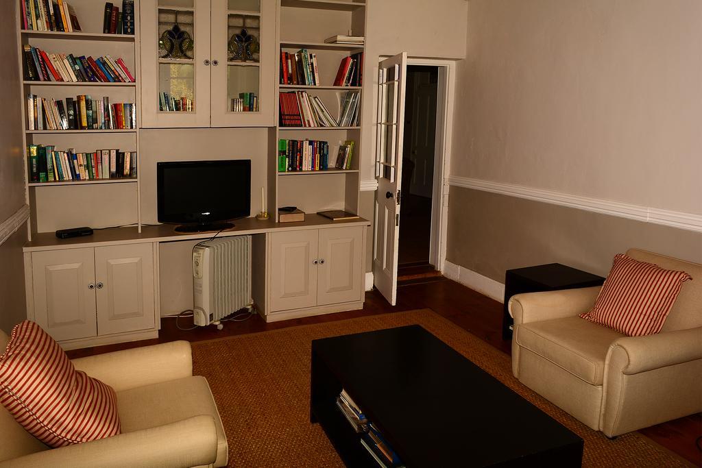 Toad Hall Guest House Wakkerstroom Extérieur photo