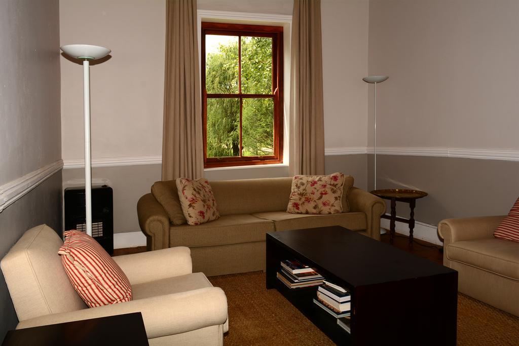 Toad Hall Guest House Wakkerstroom Extérieur photo